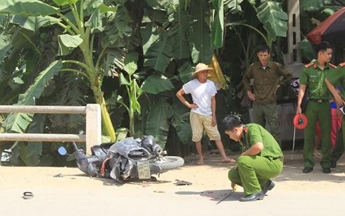 Nu sinh di mua do chuan bi thi DH bi xe tai can tu vong hinh anh 1