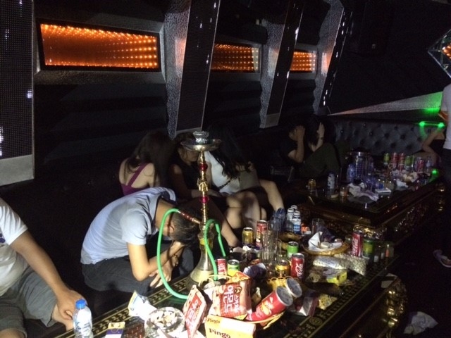 Ben trong tu diem an choi bac nhat dat Cang hinh anh 2