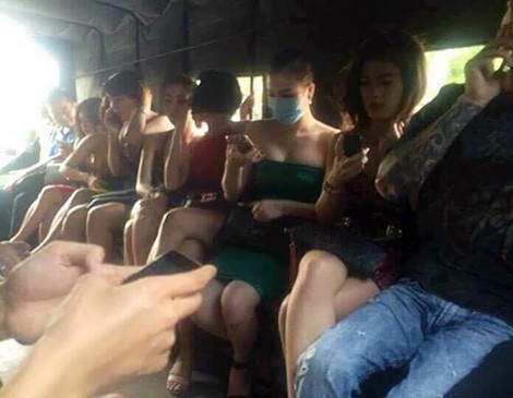 Ben trong tu diem an choi bac nhat dat Cang hinh anh 10