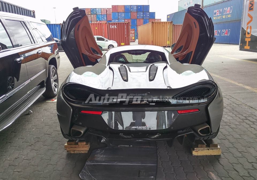 McLaren 570S là dòng xe thể thao hoàn toàn mới được sinh ra nhằm để cạnh tranh cùng các đối thủ như Audi R8, Porsche 911 Turbo S và xa hơn là Lamborghini Huracan LP610-4