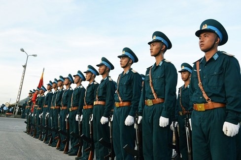 Đón thi thể các quân nhân tổ bay CASA-212 hy sinh trên biển - ảnh 2