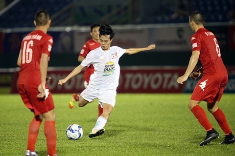 HAGL vs Binh Duong (luot di 3-5) Them mot con mua ban thang hinh anh