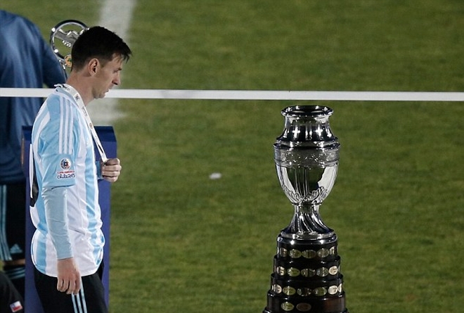 Messi được dựng tượng tại thủ đô Argentina - ảnh thể thao