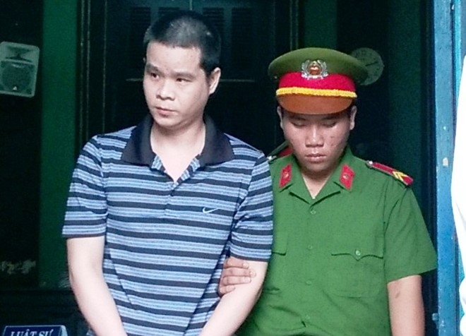 Nhom thanh nien dung riu chem guc doi thu trong quan bar hinh anh 1