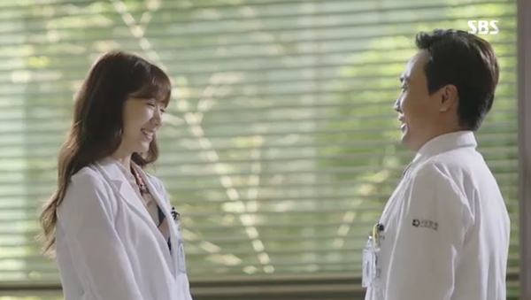 Sau Song Joong Ki, lại thêm Kim Rae Won cưa cẩm bằng trực thăng - Ảnh 23.