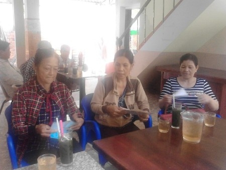 Nhiều hộ đồng bào dân tộc Khmer đồng loạt tố cáo hành vi “ăn chặn” tiền hỗ trợ của lãnh đạo xã Thanh Tùng.