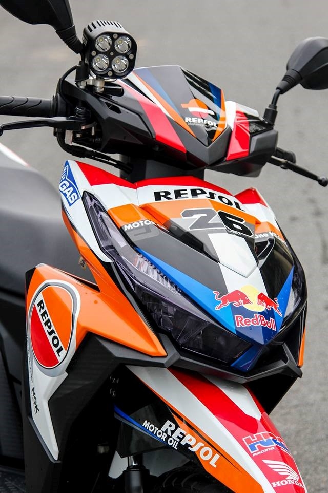 Honda Click 125i son dan ao phong cach CBR1000 Repsol hinh anh 2