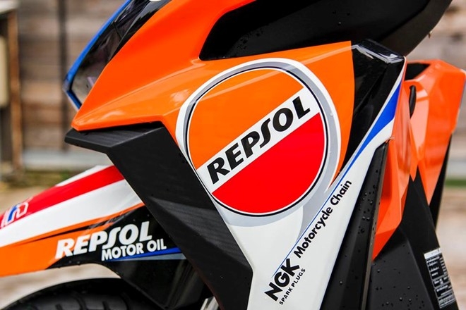 Honda Click 125i son dan ao phong cach CBR1000 Repsol hinh anh 5