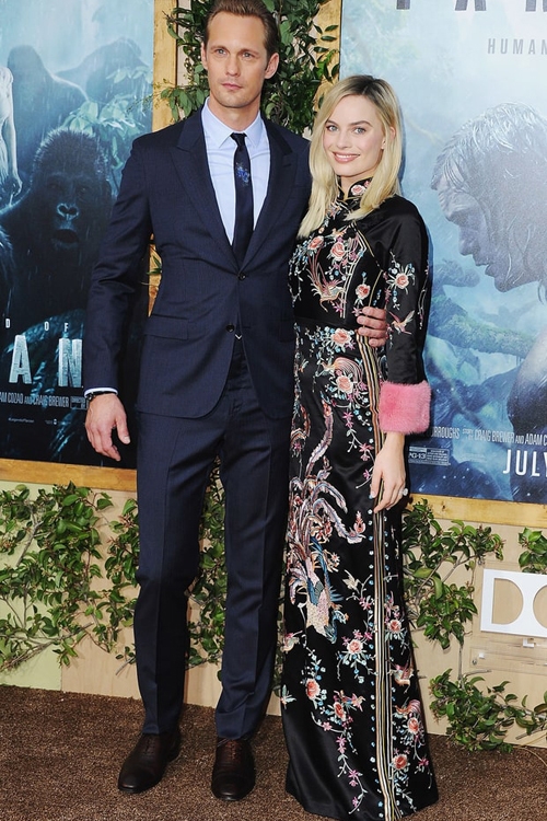 'Quả bom sex' Margot Robbie diện váy xẻ ra mắt phim mới về Tarzan