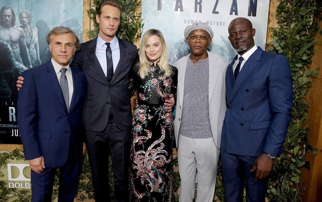 'Quả bom sex' Margot Robbie diện váy xẻ ra mắt phim mới về Tarzan