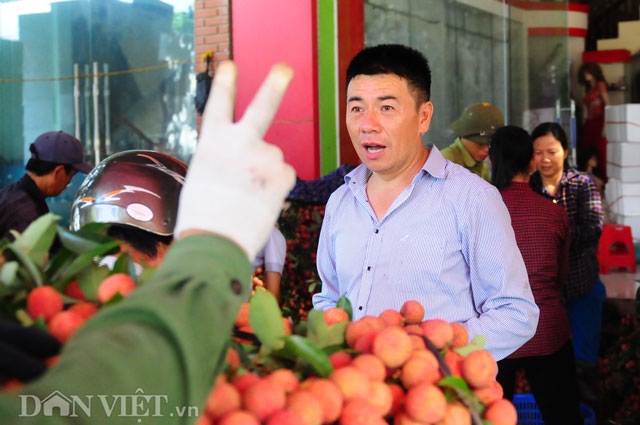 thuong lai trung quoc tran ngap cho vai thieu, ep gia nong dan hinh anh 3