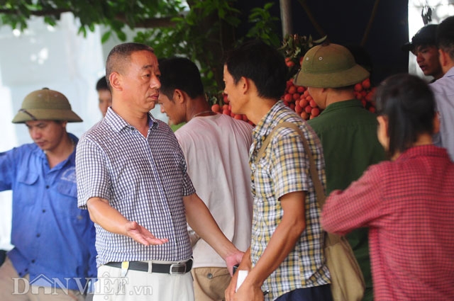 thuong lai trung quoc tran ngap cho vai thieu, ep gia nong dan hinh anh 11