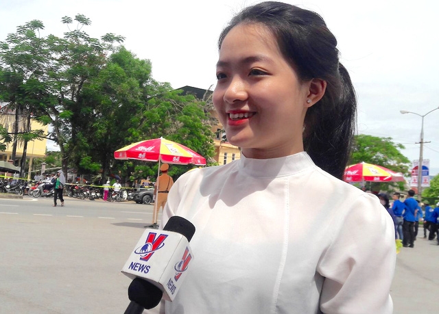 Thí sinh Nguyễn Hà An - Trường THPT Huỳnh Thúc Kháng chia sẻ. (Ảnh: Nguyễn Duy)