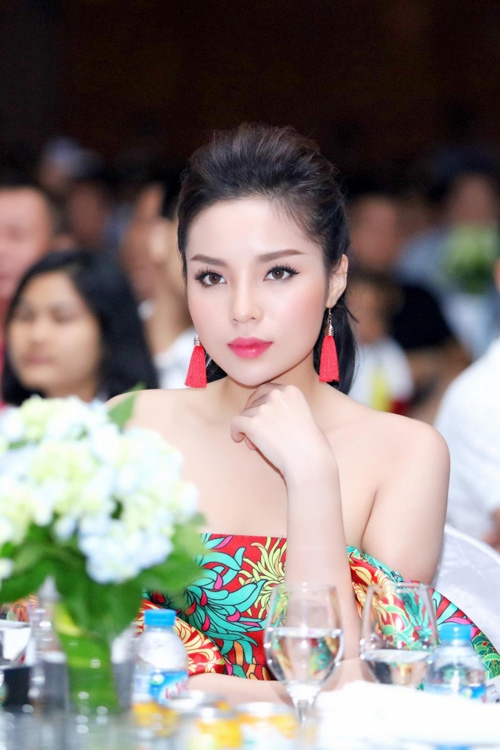 hoa-hau-ky-duyen-mac-tre-nai-di-event-o-ha-noi-4