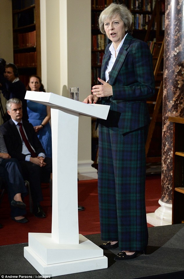  Nữ chính trị gia ủng hộ Anh ở lại EU - Bộ trưởng Nội vụ Theresa May là ứng viên sáng giá nhất. Ảnh: Daily Mail 