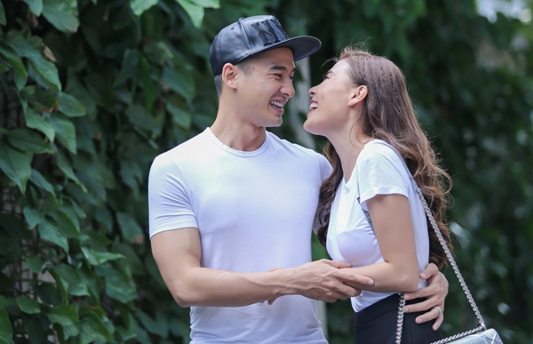 thuy-diem-tung-gian-tim-mat-vi-bi-chong-che-den-nhem-4