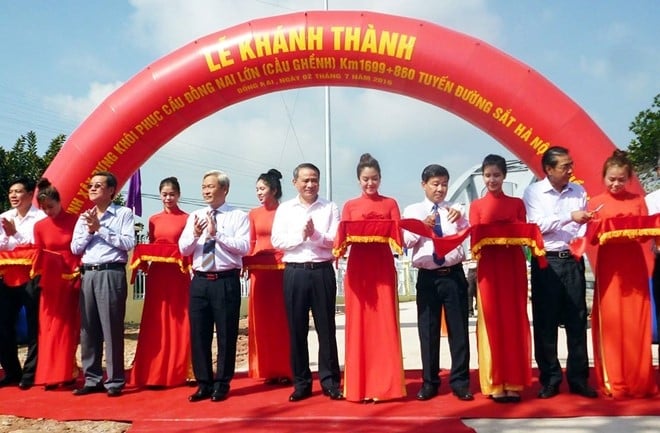 Khanh thanh cau Ghenh bac qua song Dong Nai hinh anh 2