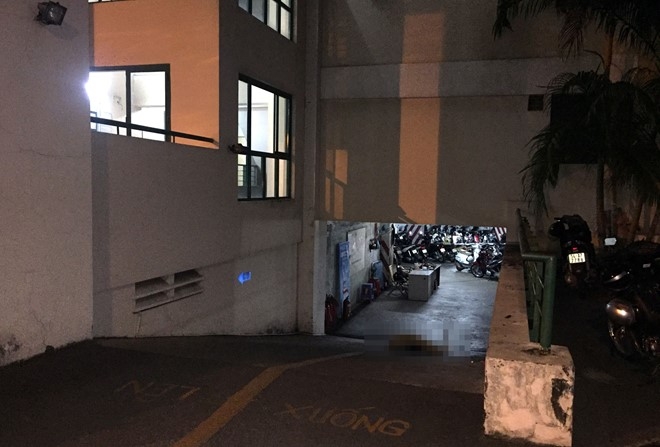 Nguoi phu nu ngoai quoc roi tu tang 8 chung cu o Sai Gon hinh anh 1