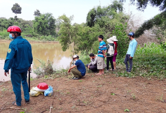  Người nhà nạn nhân có mặt tại hiện trường. 