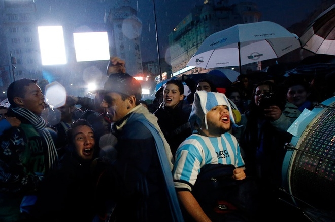 CĐV Argentina: '500 triệu năm mới có một cầu thủ như Messi' - ảnh thể thao