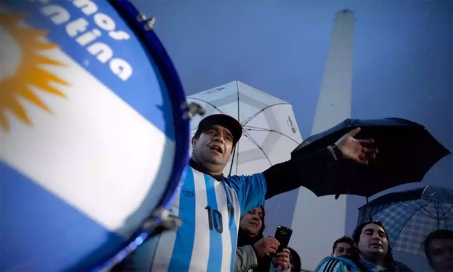 CĐV Argentina: '500 triệu năm mới có một cầu thủ như Messi' - ảnh thể thao