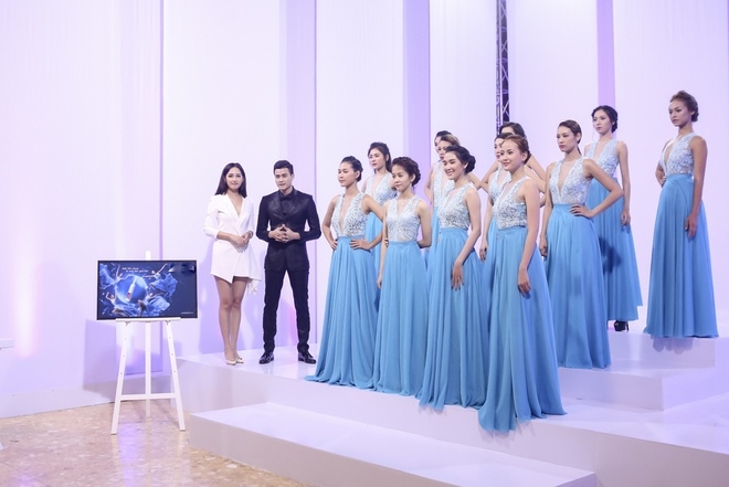 Mai Phương Thúy giật mình khi Phạm Hương hét học trò
