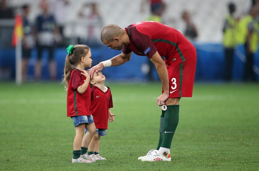 Doi hinh trong mo o tu ket Euro 2016 hinh anh 4