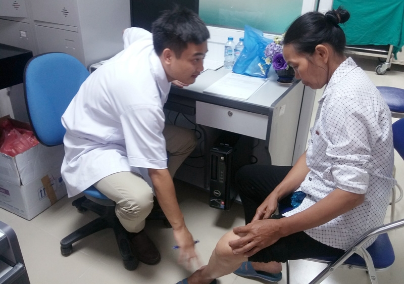 giãn tĩnh mạch chân, chân nổi mạch máu, chân nổi gan