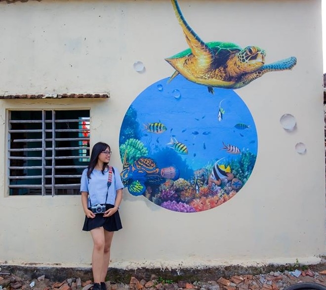 Lang bich hoa dau tien tai Viet Nam thu hut gioi tre hinh anh 12