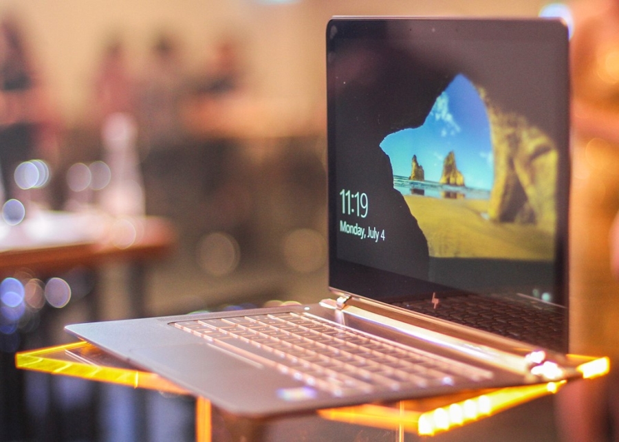 HP Spectre - Laptop mỏng nhất thế giới.
