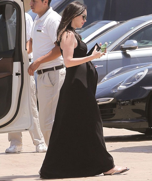 megan-fox-bung-bau-7-thang-van-xinh-dep-goi-cam-3