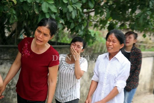 quan long dua tien nu sinh tu nan khi di tinh nguyen ve voi dat me hinh anh 2