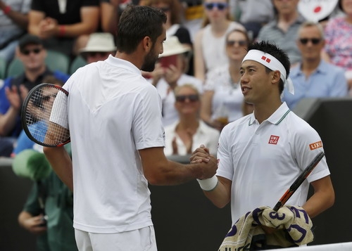 Kei Nishikori bỏ dở trận đấu với Marin Cilic