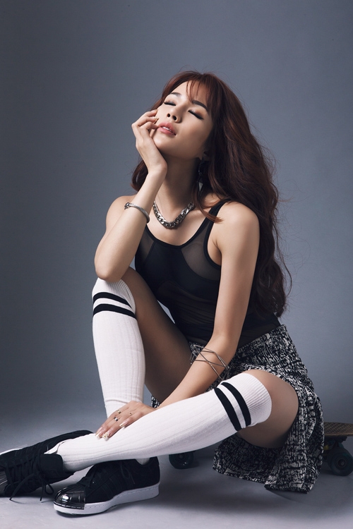 diep-lam-anh-mac-sexy-co-vu-bong-da-4