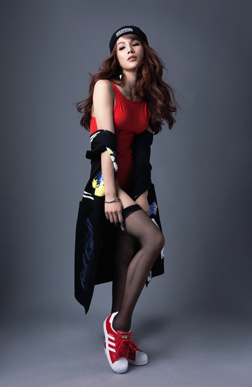 diep-lam-anh-mac-sexy-co-vu-bong-da-6