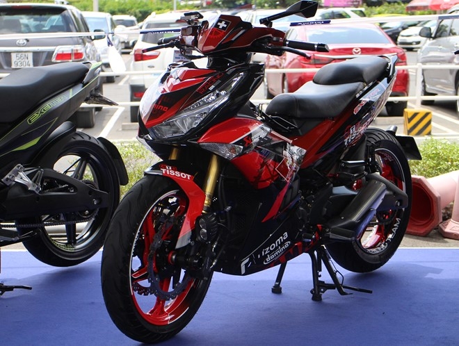 Exciter phong cach Valentino Rossi vo dich cuoc thi xe do hinh anh 10