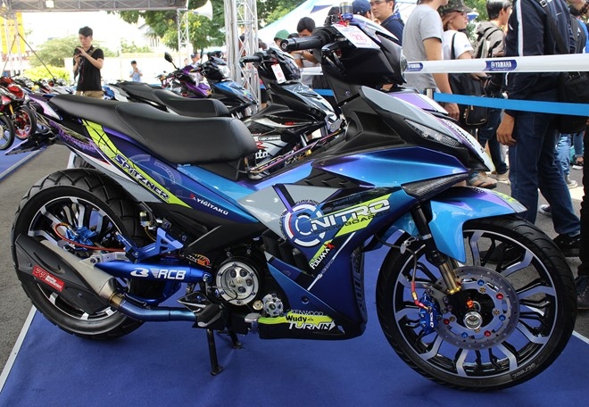 Exciter phong cach Valentino Rossi vo dich cuoc thi xe do hinh anh 11