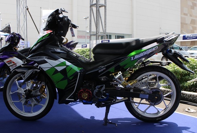 Exciter phong cach Valentino Rossi vo dich cuoc thi xe do hinh anh 12