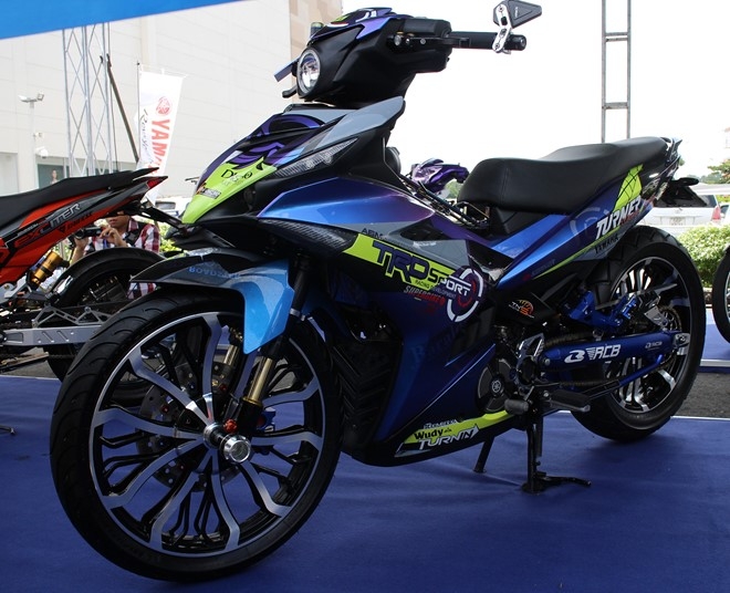Exciter phong cach Valentino Rossi vo dich cuoc thi xe do hinh anh 15