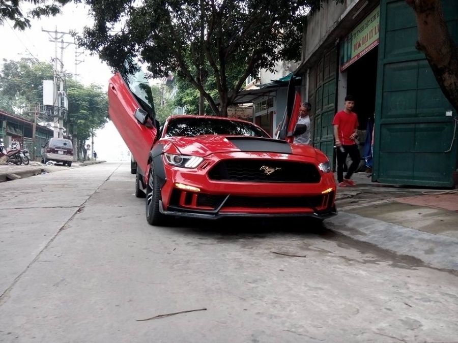  Ford Mustang 2015 độ ấn tượng của tay chơi Lào Cai. 