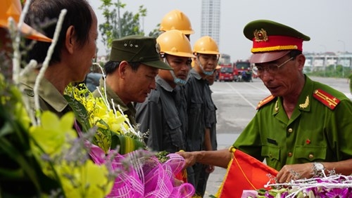 Vụ nhảy lầu ở Hà Đông: Nạn nhân là nam thanh niên dân tộc H. Mông - Ảnh 1