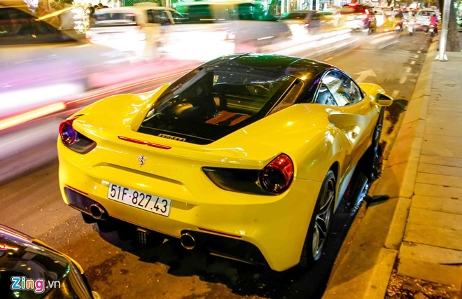 Ferrari 488 14 ty cua em trai Phan Thanh lan dau xuong pho hinh anh 2