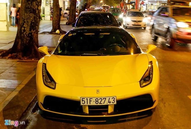 Ferrari 488 14 ty cua em trai Phan Thanh lan dau xuong pho hinh anh 3