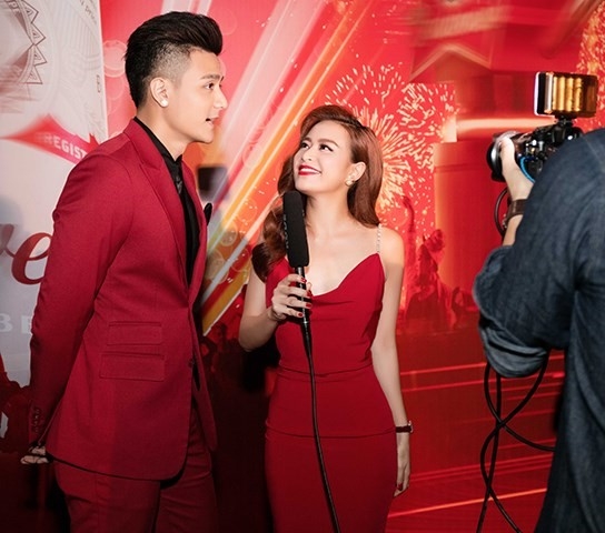 Hoang Thuy Linh tiet lo buoi gap bo me Vinh Thuy hinh anh 2