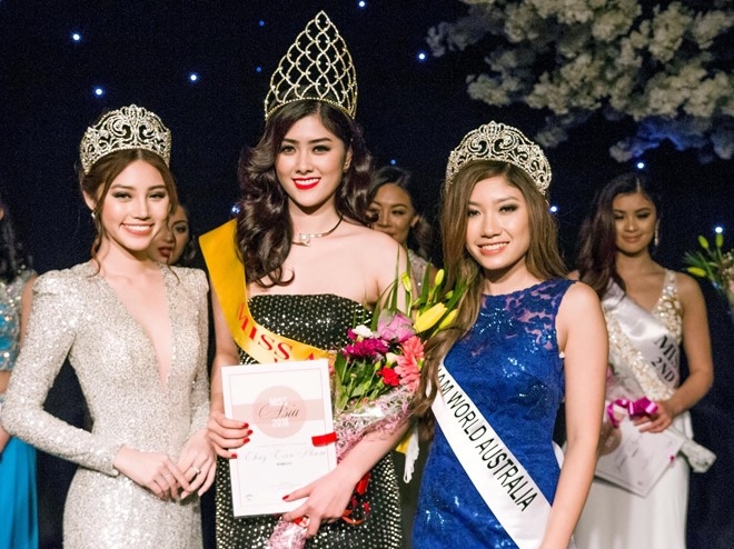 Lien tiep hai nguoi dep Viet di thi quoc te chui hinh anh 2