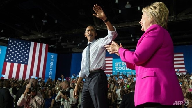 Obama noi da san sang 'chuyen gay tiep suc' cho ba Clinton hinh anh 1