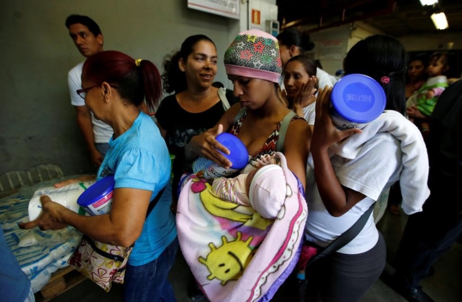 Venezuela: Sieu thi trong, giay ve sinh gia 30 USD mot cuon hinh anh 11