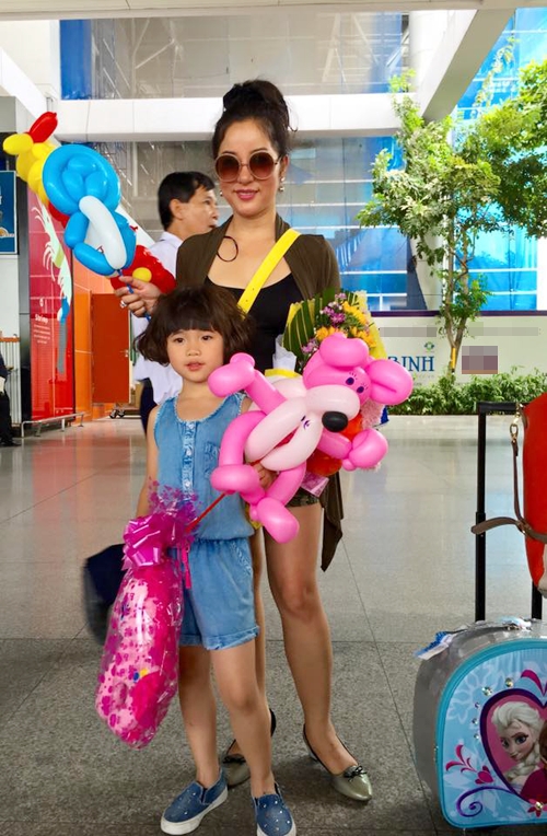 thuy-nga-dua-con-gai-ve-nuoc-hoc-van-hoa-viet-nam-7