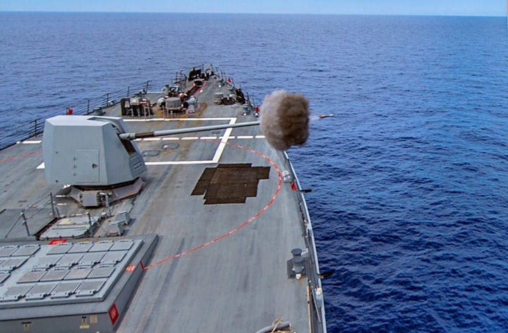 uy luc khu truc uss gravely suyt dung do tau chien nga o dia trung hai hinh 8