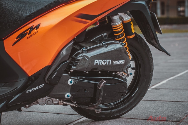  Những chi tiết ton-sur-ton trên Honda SH phiên bản độ của 9X Hà thành. 